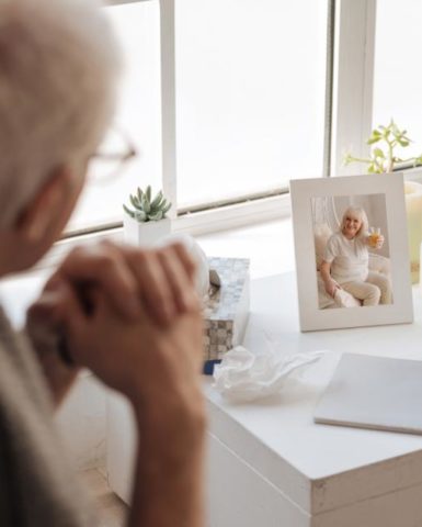 Death and Finances : Eight things to do after a loved one passes away